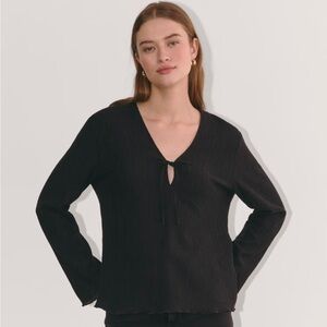 Everlane crinkle black V-Neck Blouse with Tie Detail top shirt